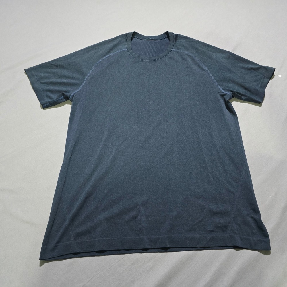 Lululemon Metal Vent Tech Shirt Mens large Short Sleeve Seamless Athletic Tee
